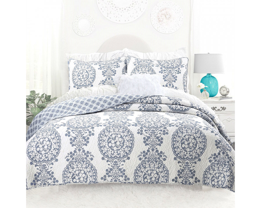 FaFurn – 3-Piece King Size Reversible Quilt Set with Floral Medallion Design in White/Blue, Cotton